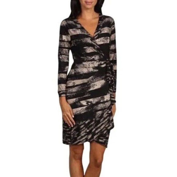 BCBGMAXAZRIA Black Combo ALBERTO Printed Stretch Midi Wrap Dress - Picture 2 of 11